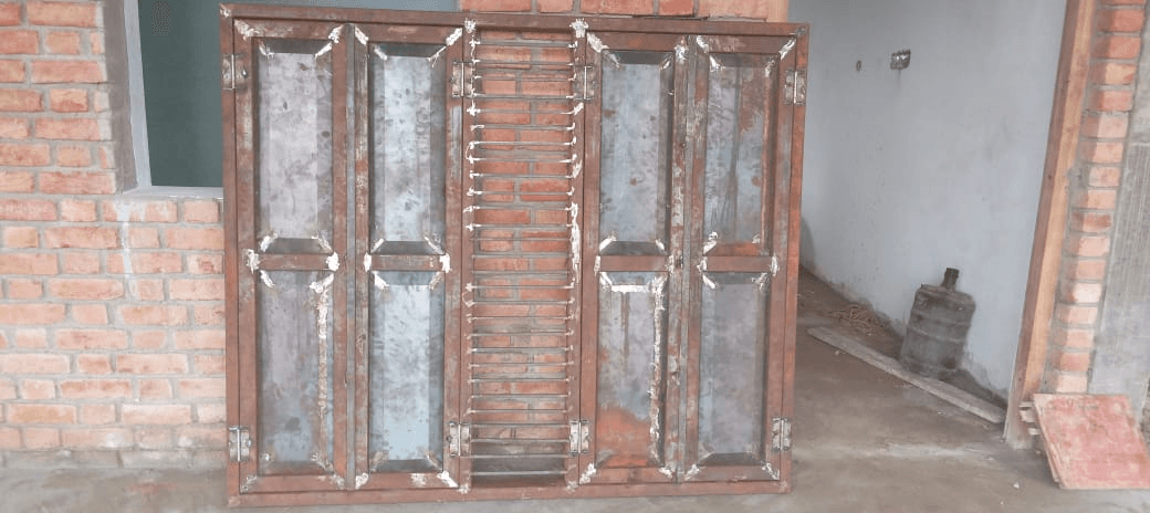 Iron Main Gate with Grill Pattern — Khadda