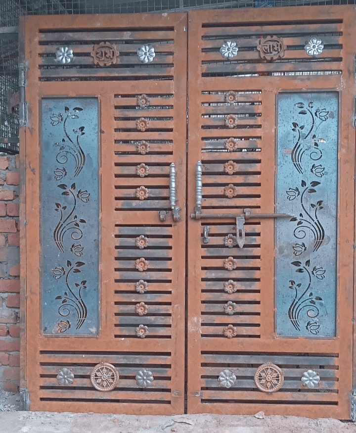 Heavy Iron Main Gate — Custom Design, Kushinagar